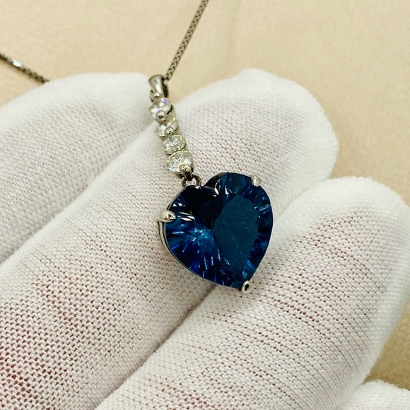 EUC Platinum Natural London Blue Topaz Heart Necklace w/ Diamond Accents - Picture 9 of 17